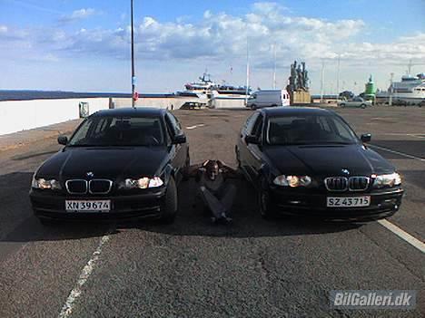 BMW E46 - Helsingoer havn.. Det er min bil til venstre og den anden bil er en ven.. billede 7