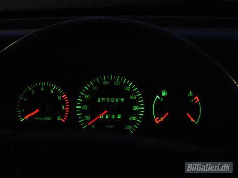 Volvo 460 Atlantic aka Atrappen - instrument om natten. Den har ikk engang kørt 300.000km endnu. billede 9