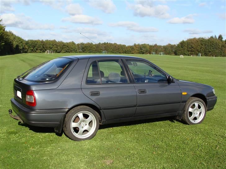 Nissan Sunny 1,6i SLX SOLGT - Inden sænkning billede 9