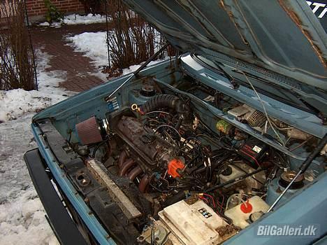 VW Golf 1GT Mini GTi'eren  - Den fine og rene motor!!! hehe men startede hver gang !! billede 9