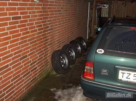 VW Golf 1GT Mini GTi'eren  - Mine Gotti fælge og mine forældres Mercedes Benz 250 aut. billede 10