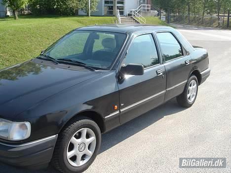 Ford Sierra Sedan **SOLGT** billede 4