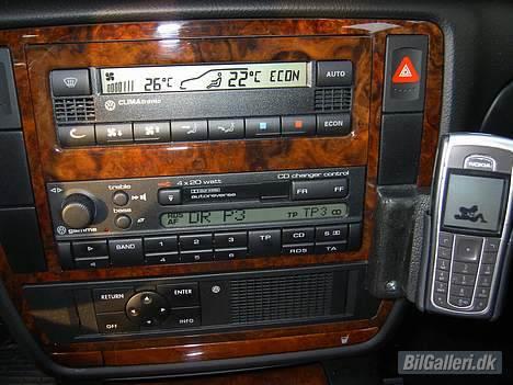 VW Passat TDI Highline - Climatronic, Blaupunkt gamma og navi. Bemærk min pauseskærm på min 6230 he he. billede 8