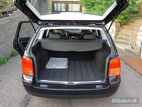 VW Passat TDI Highline - Hundens plads. billede 15