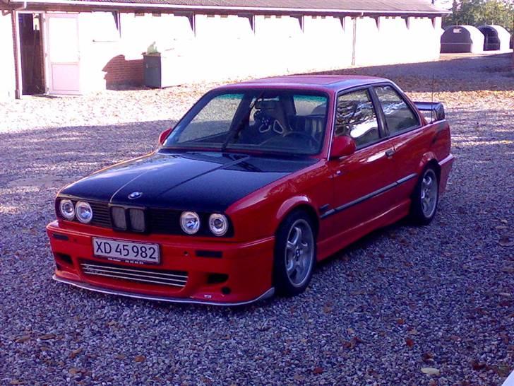 BMW e30 320i (donorbil) billede 1