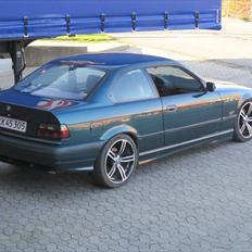 BMW e36 328i coupe'