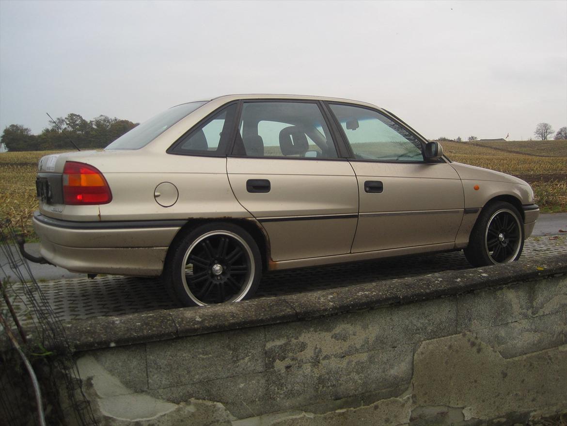Opel Astra 1,7 TDL billede 5