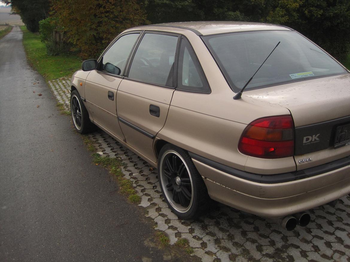 Opel Astra 1,7 TDL billede 8