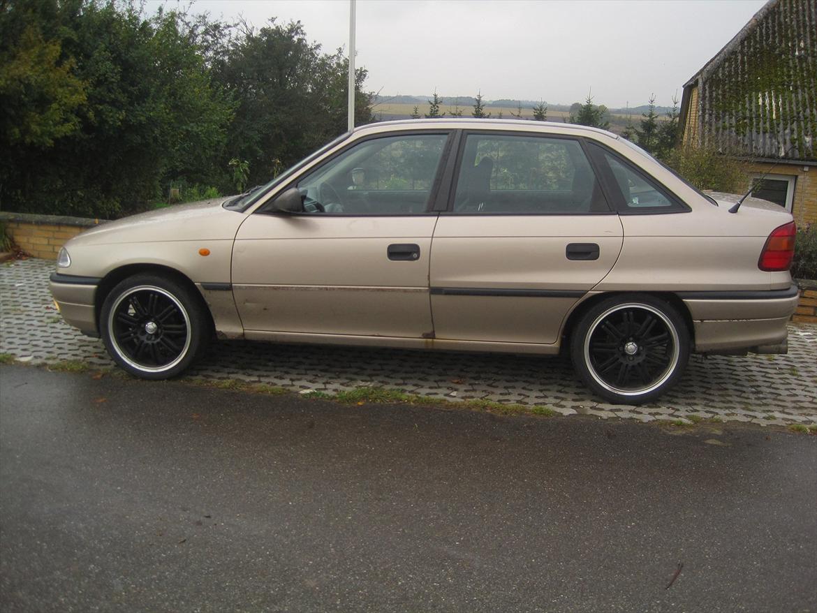 Opel Astra 1,7 TDL billede 9