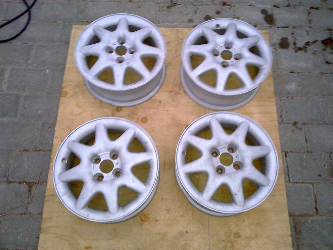 Opel Corsa B 5 Dørs - 15" Gsi fælge, som skal bruges til sommer. billede 11