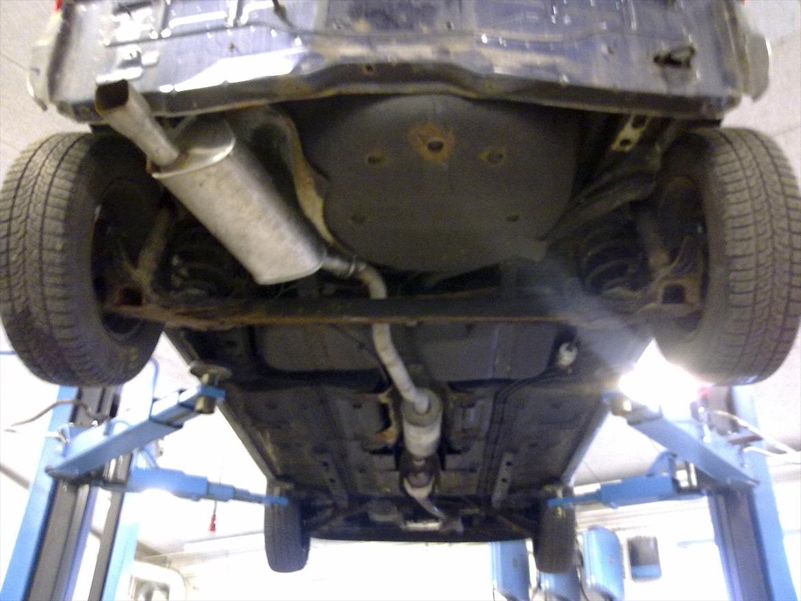 Opel Corsa B 5 Dørs - Ikke de store rust, i forhold til bilens alder. billede 12