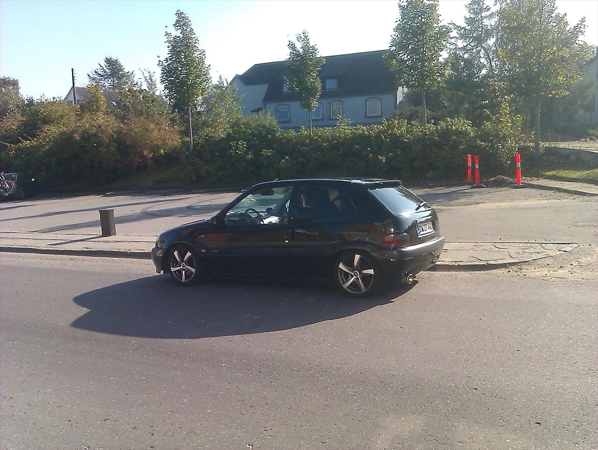 Citroën Saxo 1,6 vts 8v Sport. - Flot bil. med de gamle fælge (: de bliver nu brugt til vinterfælge (: billede 4