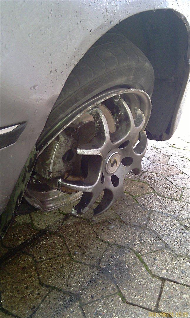 BMW e39 523iA - Selv Schmidt fælge kan få kantridser billede 19