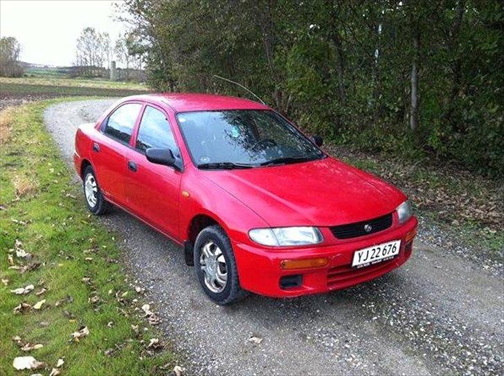 Mazda 323 billede 2