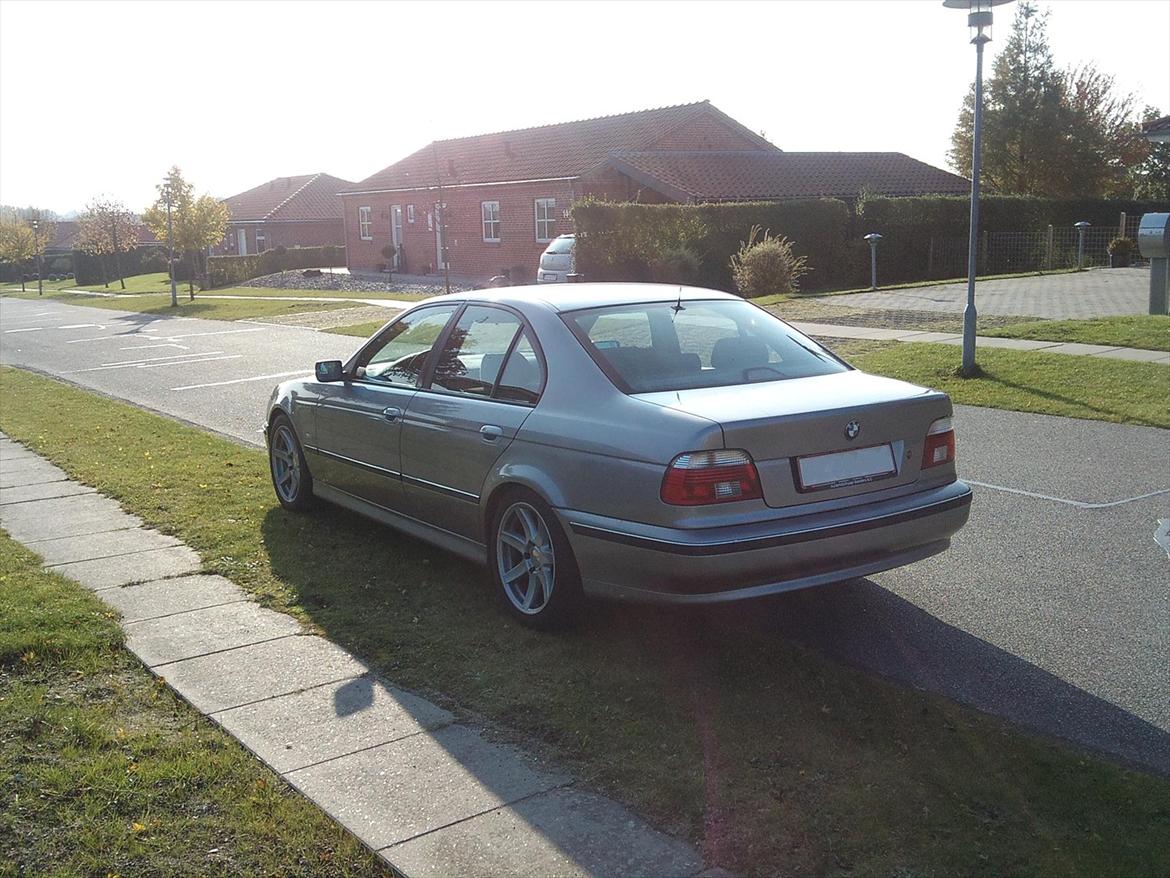 BMW e39 528i - solgt billede 4