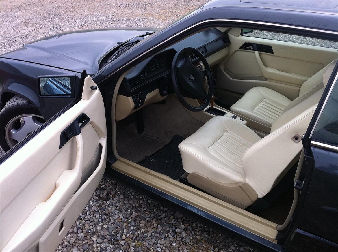 Mercedes Benz 300 CE Coupé billede 9