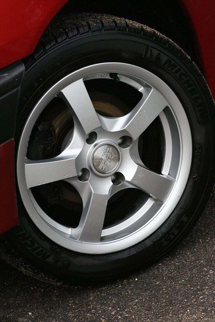 Peugeot 106 Style - De sygeste 15" alufælge fra Thansen :P billede 6