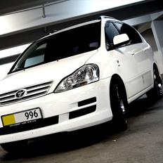 Toyota Avensis SportsVan