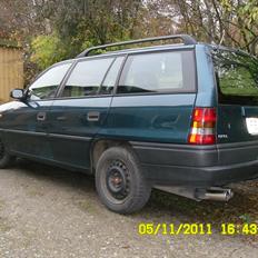 Opel Astra F Caravan (skrottet)