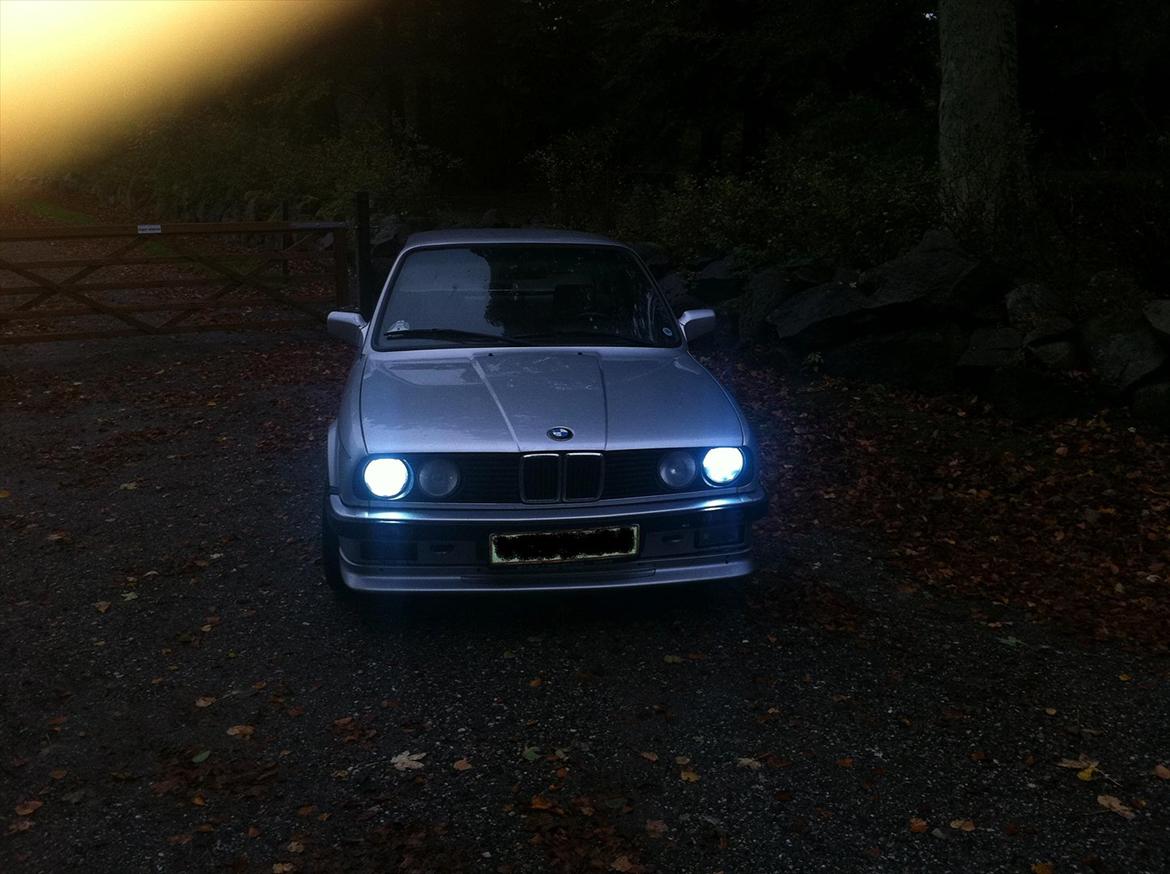 BMW E30 320i SOLGT billede 8