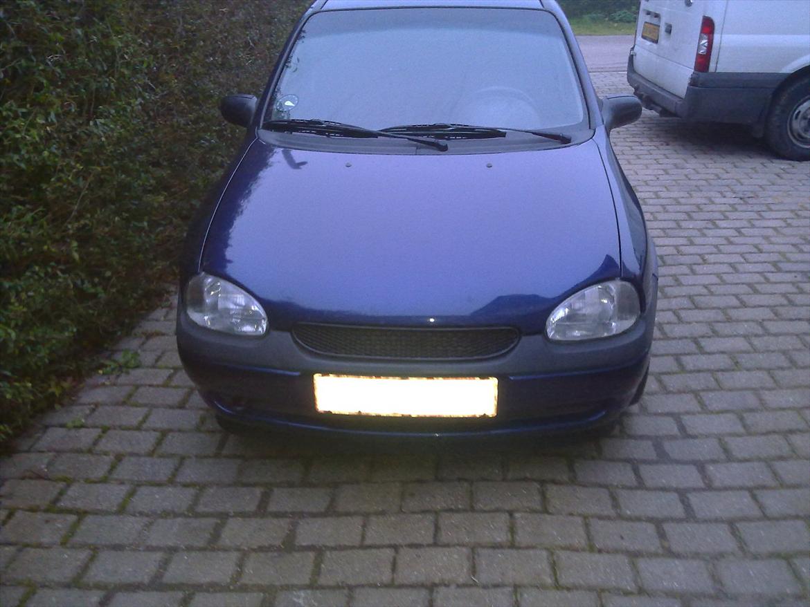Opel Corsa B 5 Dørs - Det nye metalfrontgitter i sort. billede 17