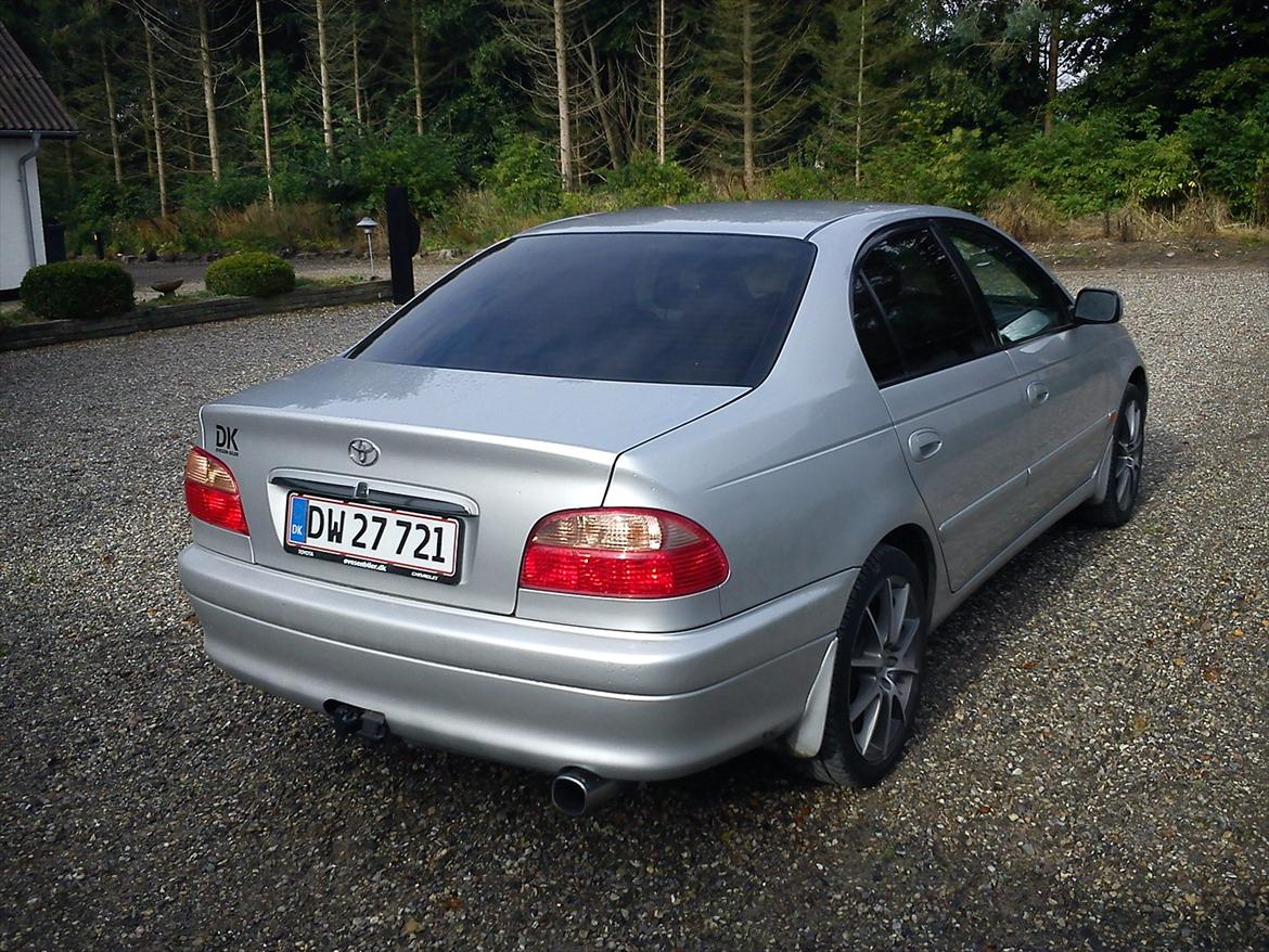 Toyota Avensis T22 - Efter Arsa solfilm tonede ruderne! fuldt ud tilfreds resultat billede 11