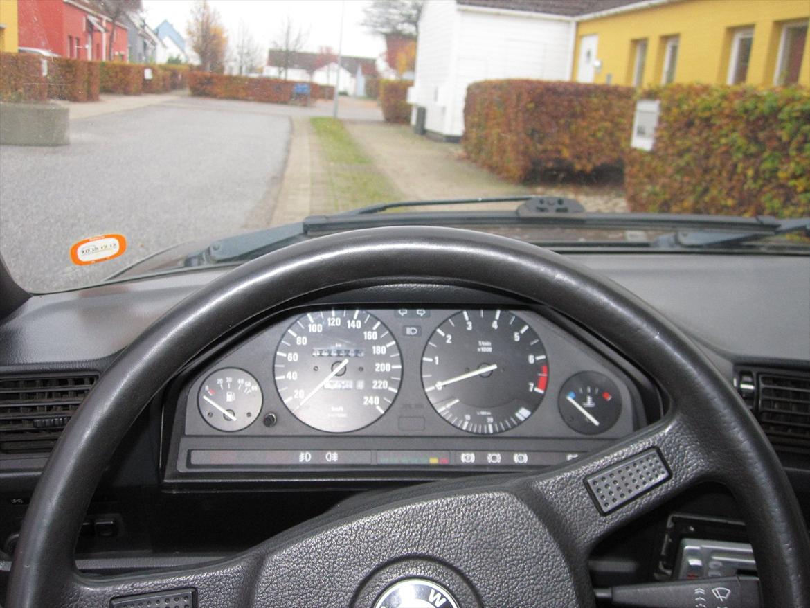 BMW E30 billede 8