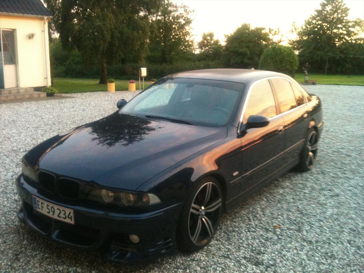 BMW 528iA billede 1