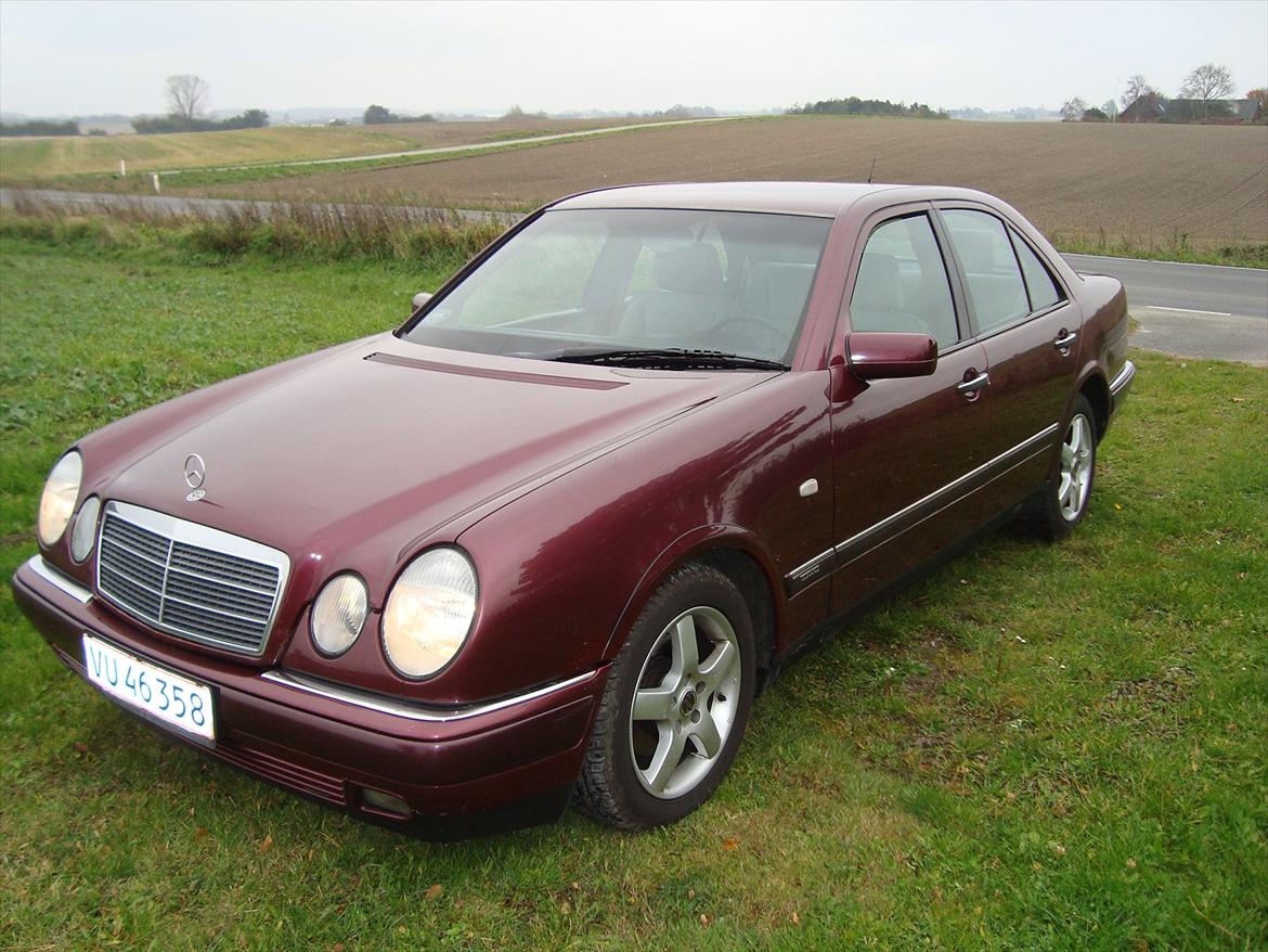 Mercedes Benz W210 300D billede 1