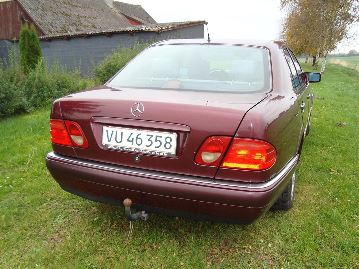 Mercedes Benz W210 300D billede 3