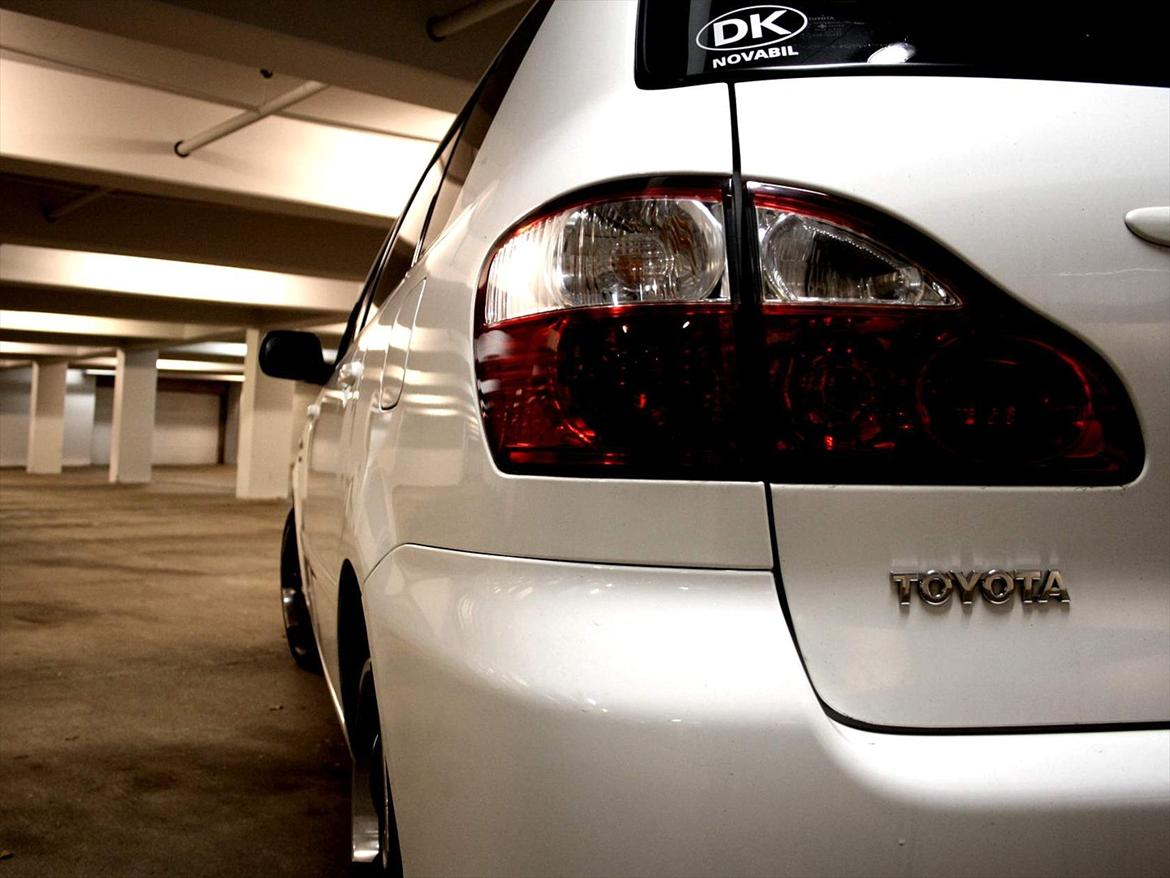 Toyota Avensis SportsVan billede 3