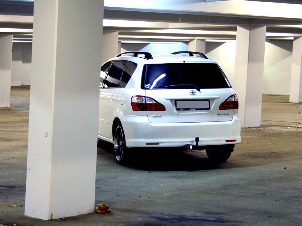 Toyota Avensis SportsVan billede 4