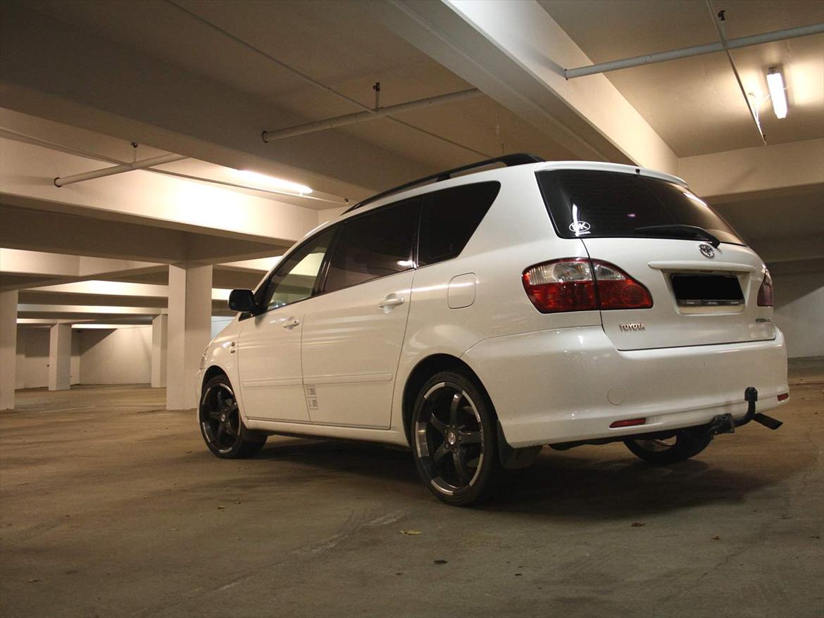 Toyota Avensis SportsVan billede 5