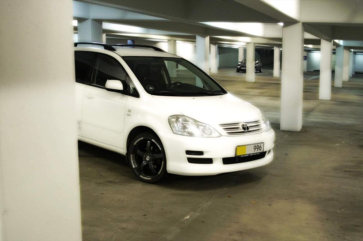 Toyota Avensis SportsVan billede 6