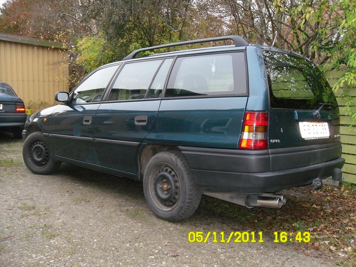 Opel Astra F Caravan (skrottet) billede 3