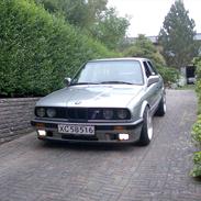 BMW 320i E30 (solgt)