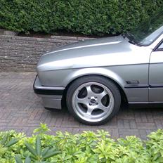 BMW 320i E30 (solgt)