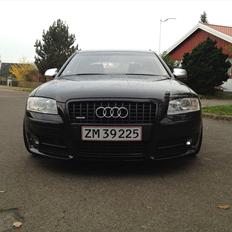 Audi A8 BLACK EDITION