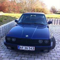 BMW 320i E30