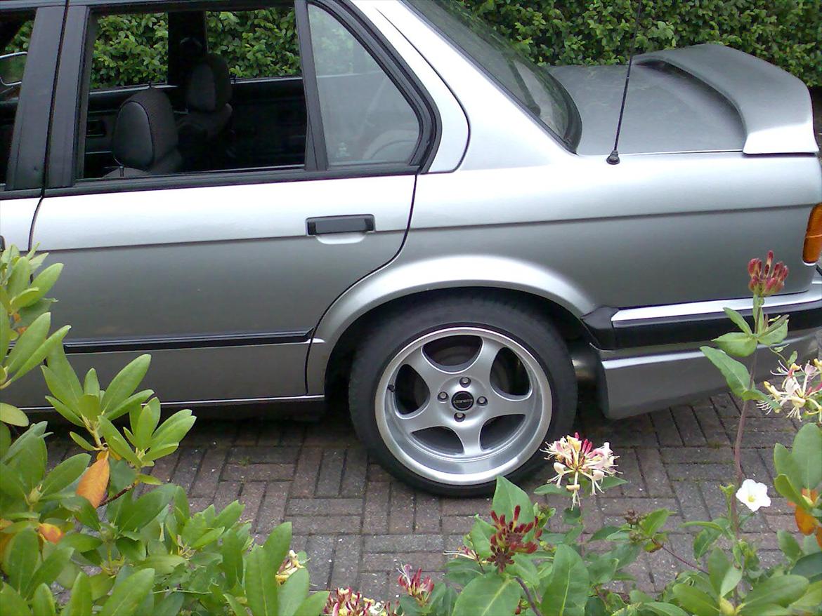 BMW 320i E30 (solgt) billede 4