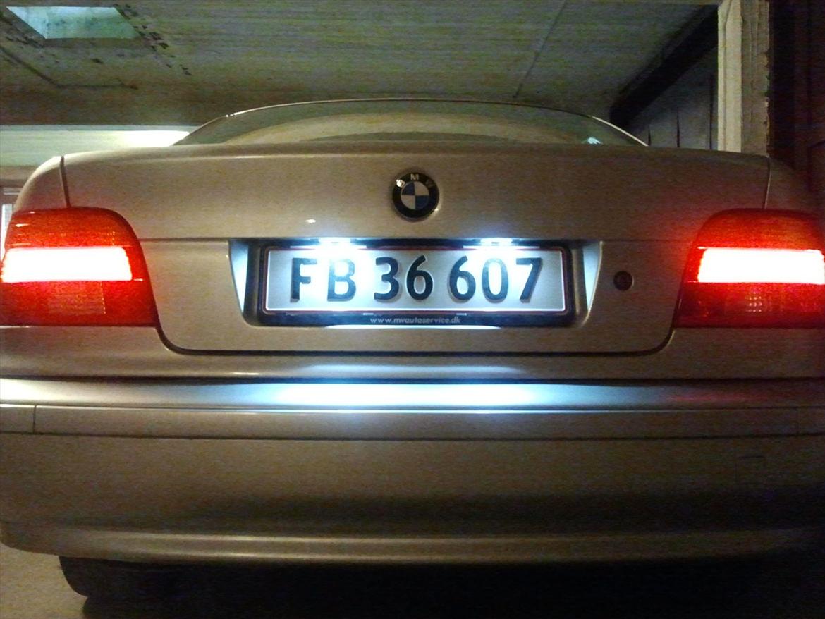 BMW E39 520i - LED-nummerpladebelysning billede 20