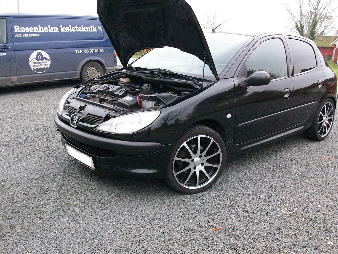 Peugeot 206 XR Billeder af biler Uploaded af Mike S Peugeot 206 XR Billeder af biler Uploaded af Mike S