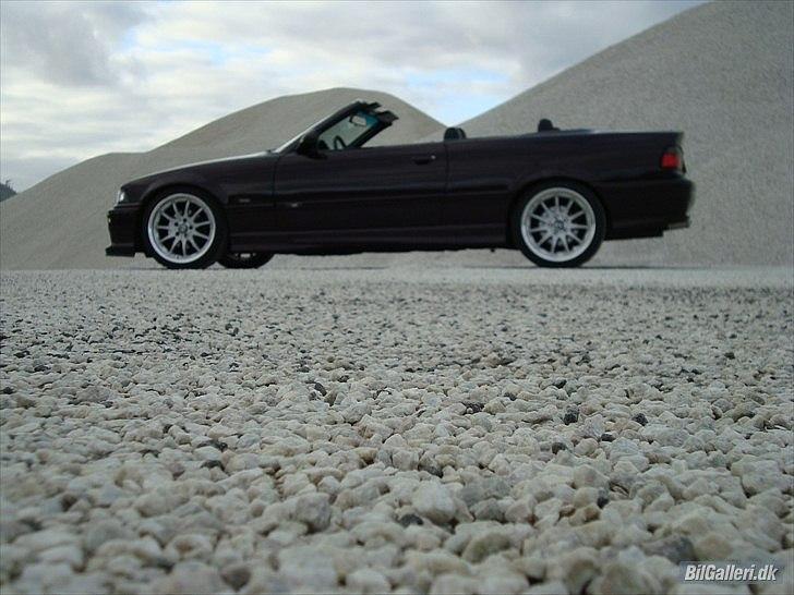 BMW 325i Cabriolet  --SOLGT-- billede 1