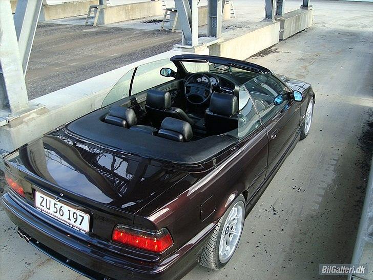 BMW 325i Cabriolet  --SOLGT-- billede 3