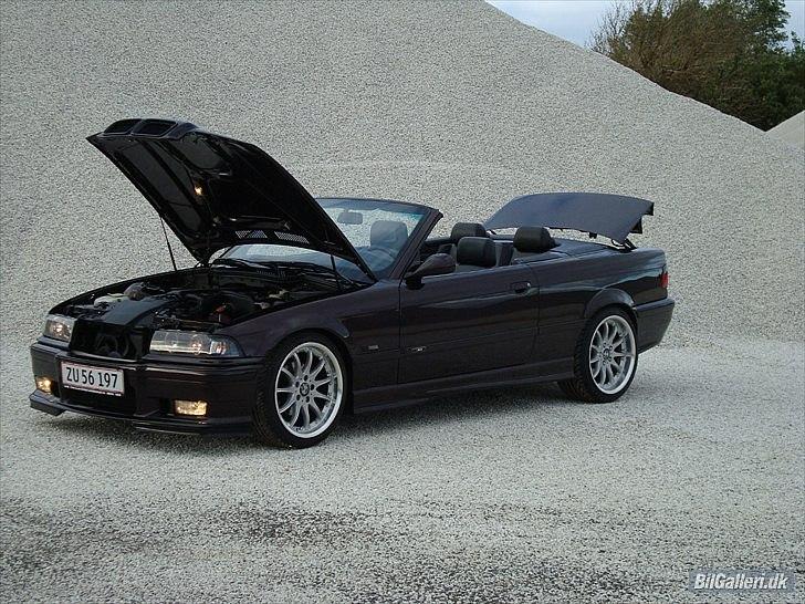 BMW 325i Cabriolet  --SOLGT-- billede 4