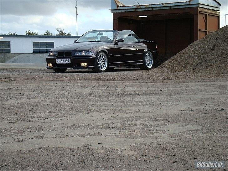 BMW 325i Cabriolet  --SOLGT-- billede 8