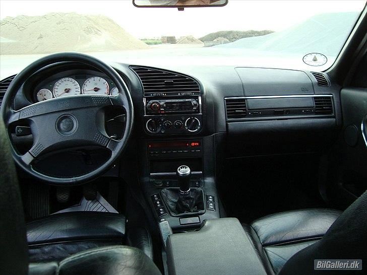 BMW 325i Cabriolet  --SOLGT-- billede 12