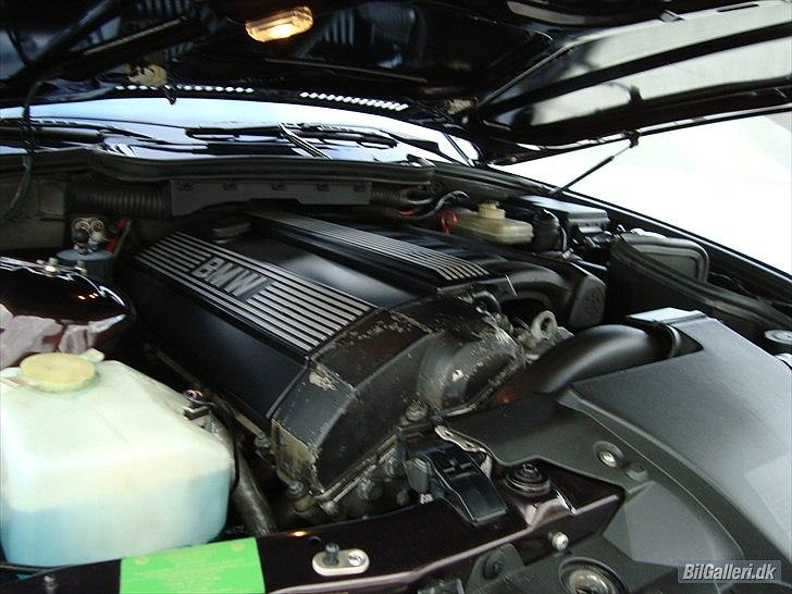 BMW 325i Cabriolet  --SOLGT-- billede 13