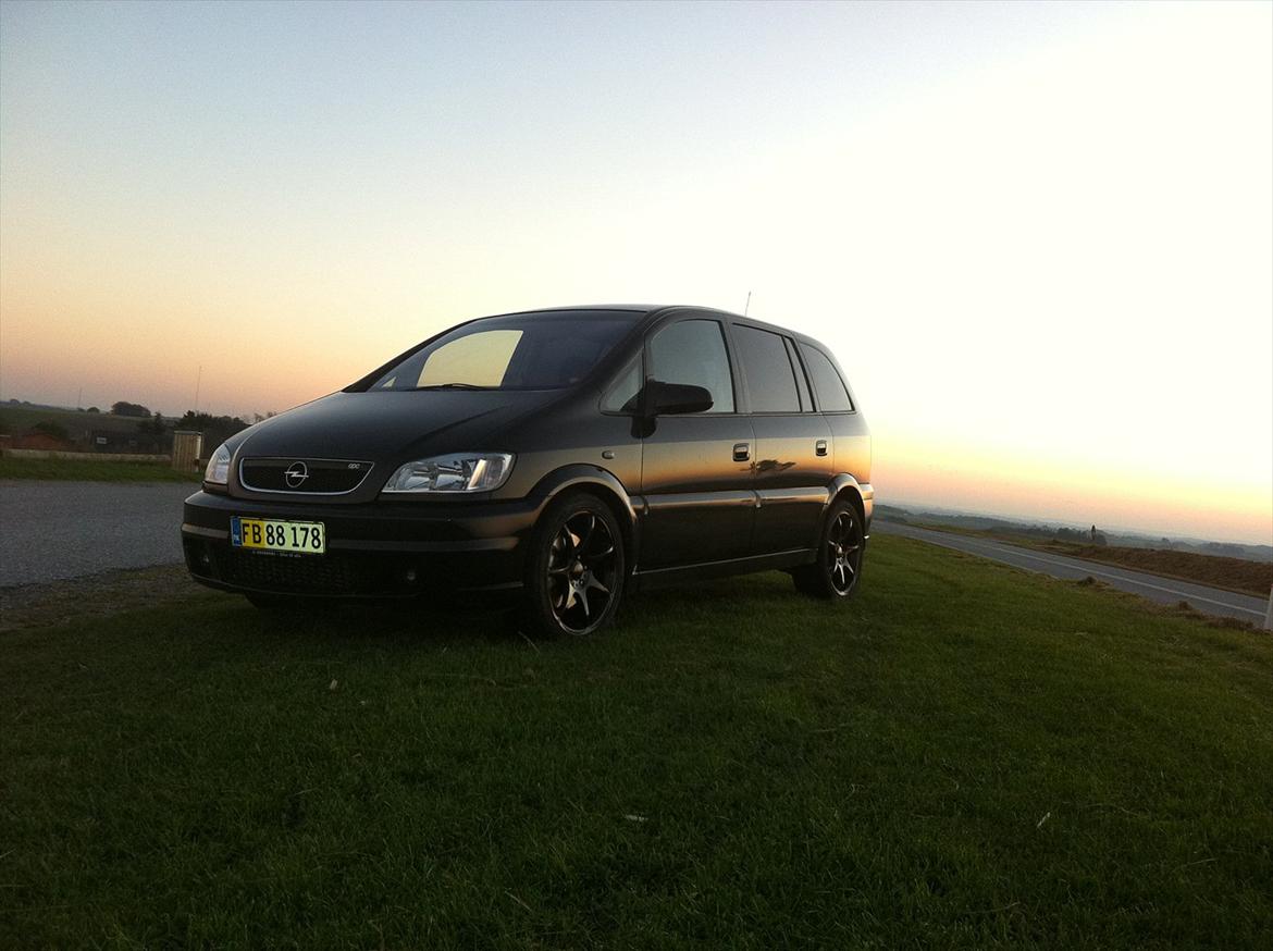 Opel Zafira A OPC billede 1