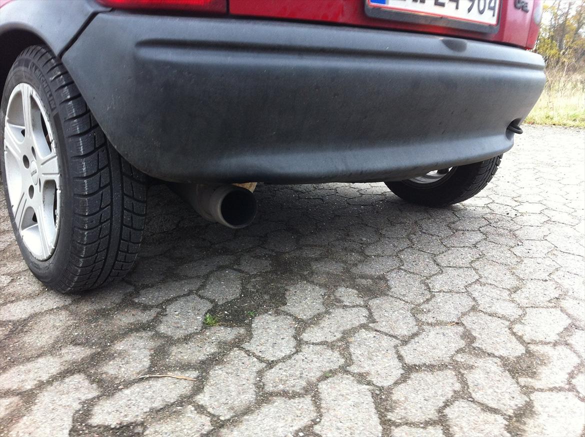 Opel Corsa B 2.0 16V - Det lille 2,5" røvhul billede 6